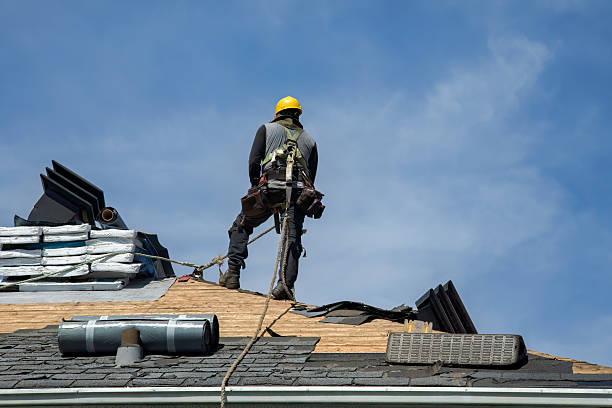 Professional Roofing technician working in Kingsville, MD